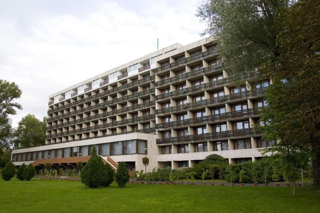 Riviera Park Hotel Балатонфельвар Екстер'єр фото